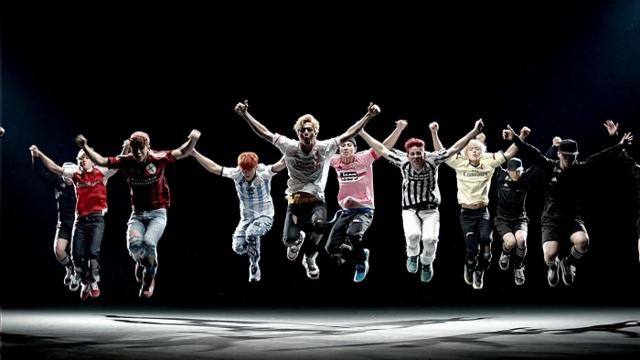 k pop korean kpop music performance human arm indoors 2k