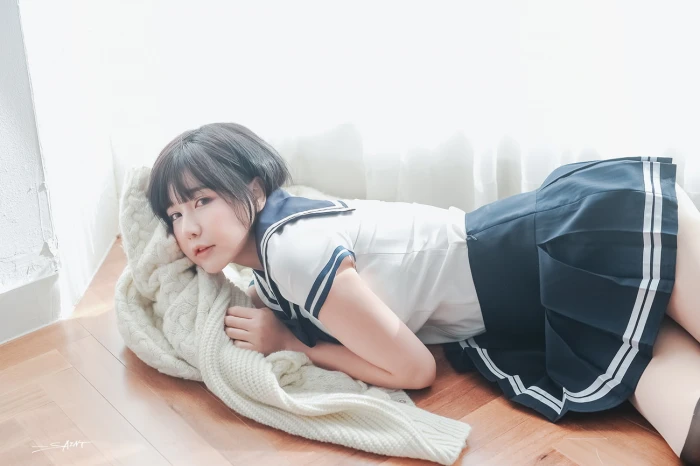 school uniform model Asian Ryu Ji Hye Korean short hair