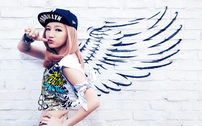 woman in black hat Korean Asian K pop EvoL women standing 2k