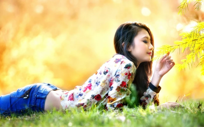 depth of field grass jeans women outdoors flowers Korean 2k