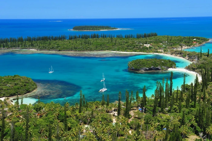 New Caledonia South Pacific pine tropical islands lagoon 2k