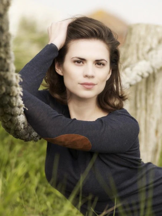 Coy smile hayley atwell actress hollywood celebrity