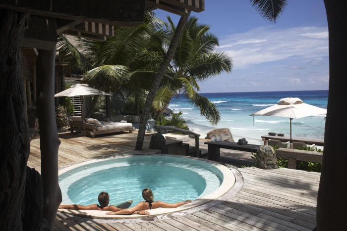 Hot Tub Jacuzzi on Beach Front tropical islands water hot tub 2k