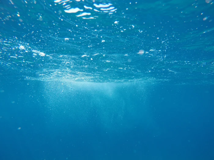 underwater photo of deep water bubble sea blue ocean 2k 4k