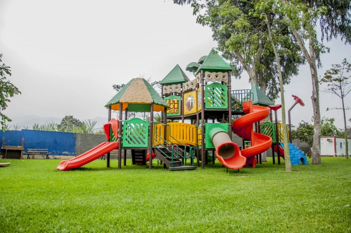 red green and yellow outdoor playset Fun Game Kids Playground 2k 4k