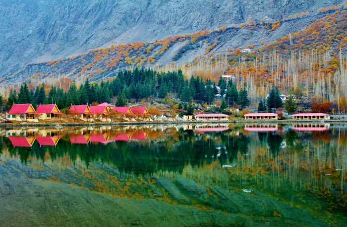 Lower Kachura Lake Shangrila skardu pakistan karakorum 2k 4k 5k