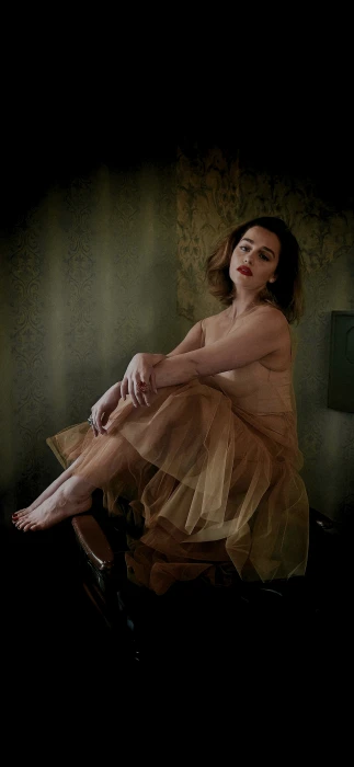 Emilia Clarke wallpaper amoled