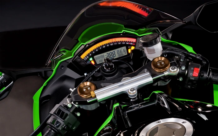 green and black sports bike engine view face motorcycle Ninja 2k