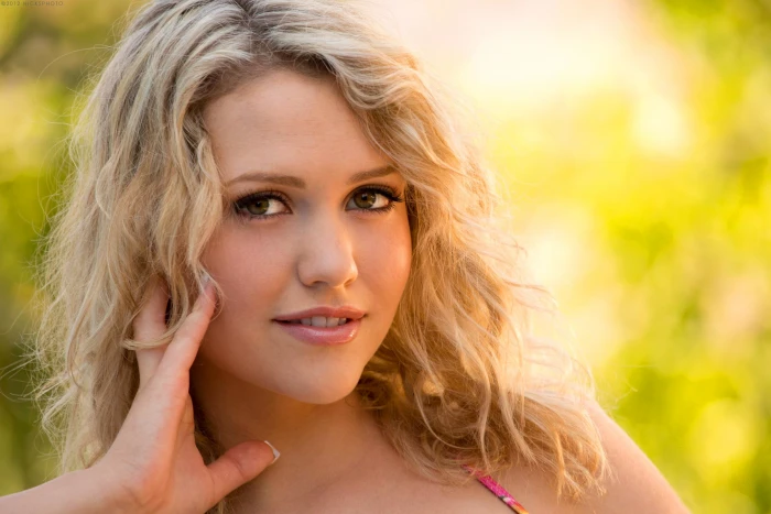 blonde bokeh eyes girl green hair malkova mia smile 2k