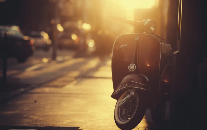 bokeh scooters Vespa 2k