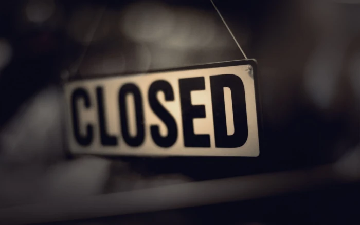 closed signage white and black Closed depth of field 2k