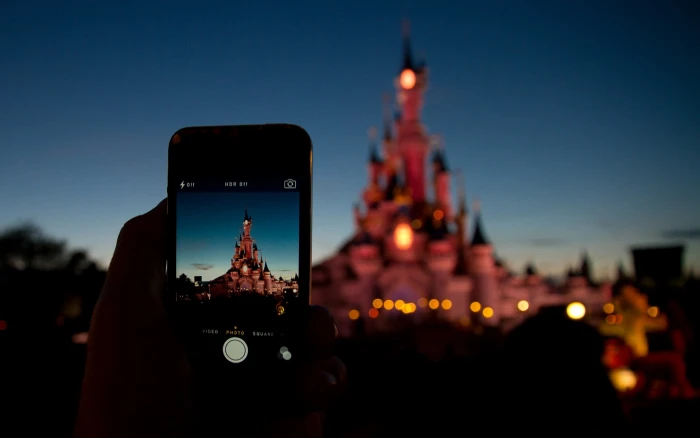 Disneyland Paris castle phone cellphone bokeh smart 2k