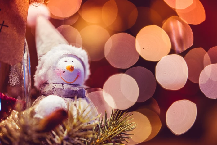 Snowman Decoration with Christmas Bokeh christmas decoration 2k 4k 5k
