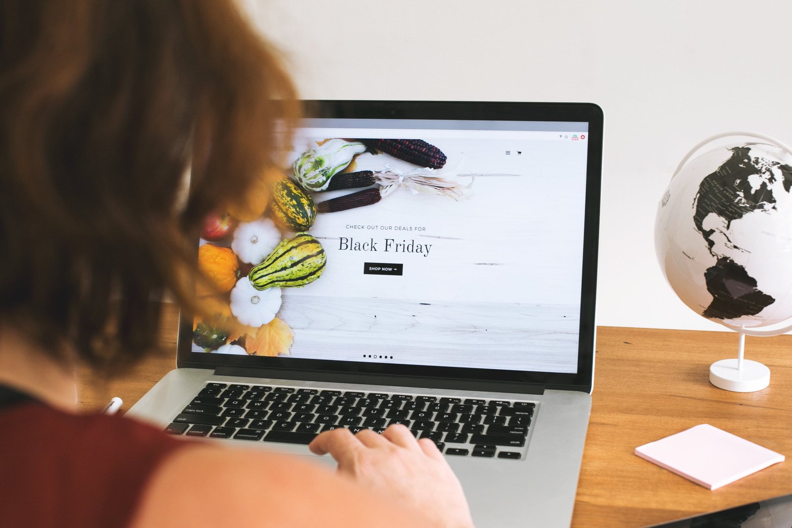 Black Friday Online Store Photo Laptop Computer Keyboard Sale 2k