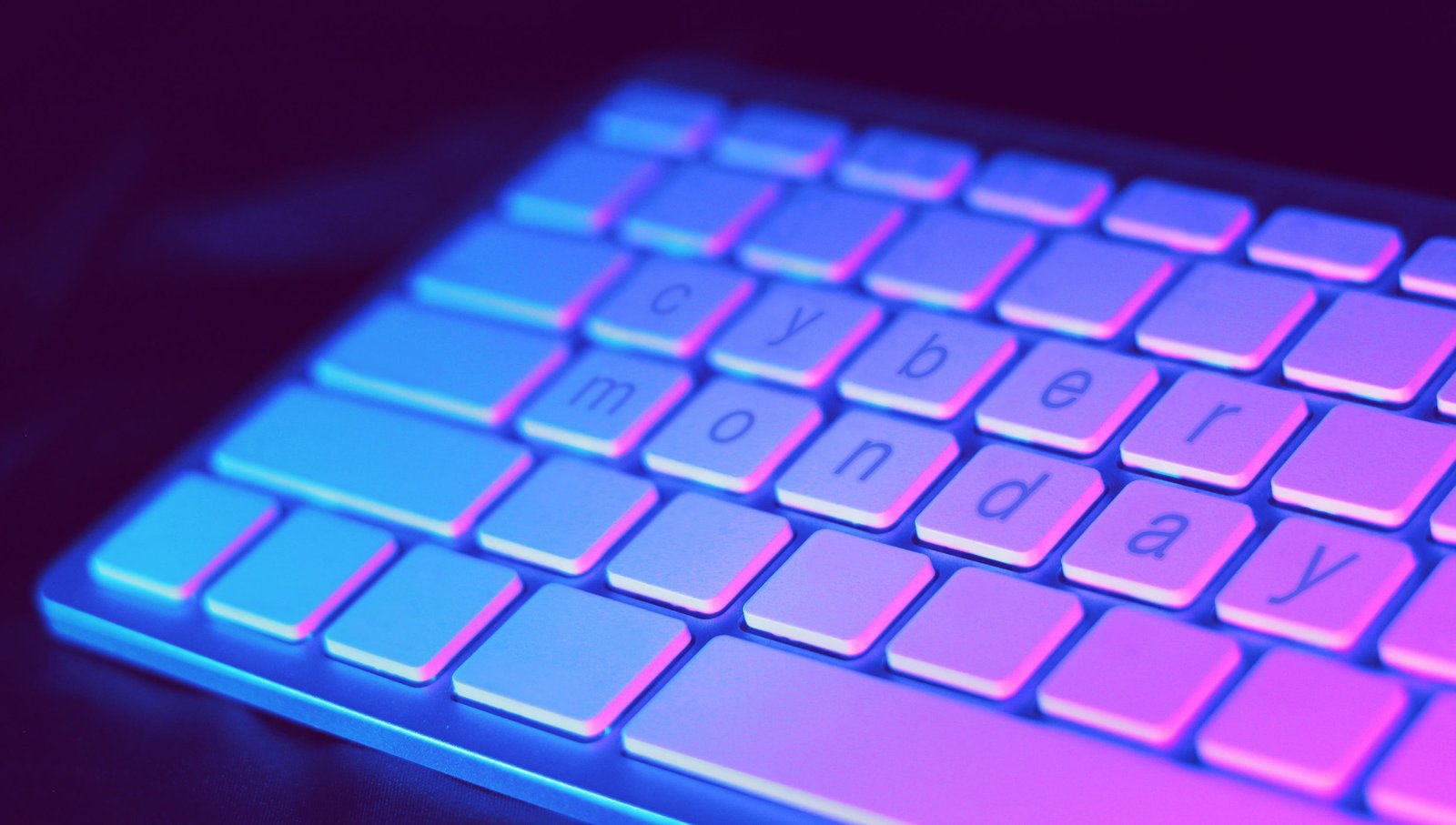 cyber monday online shopping e shop commerce laptop sales 2k