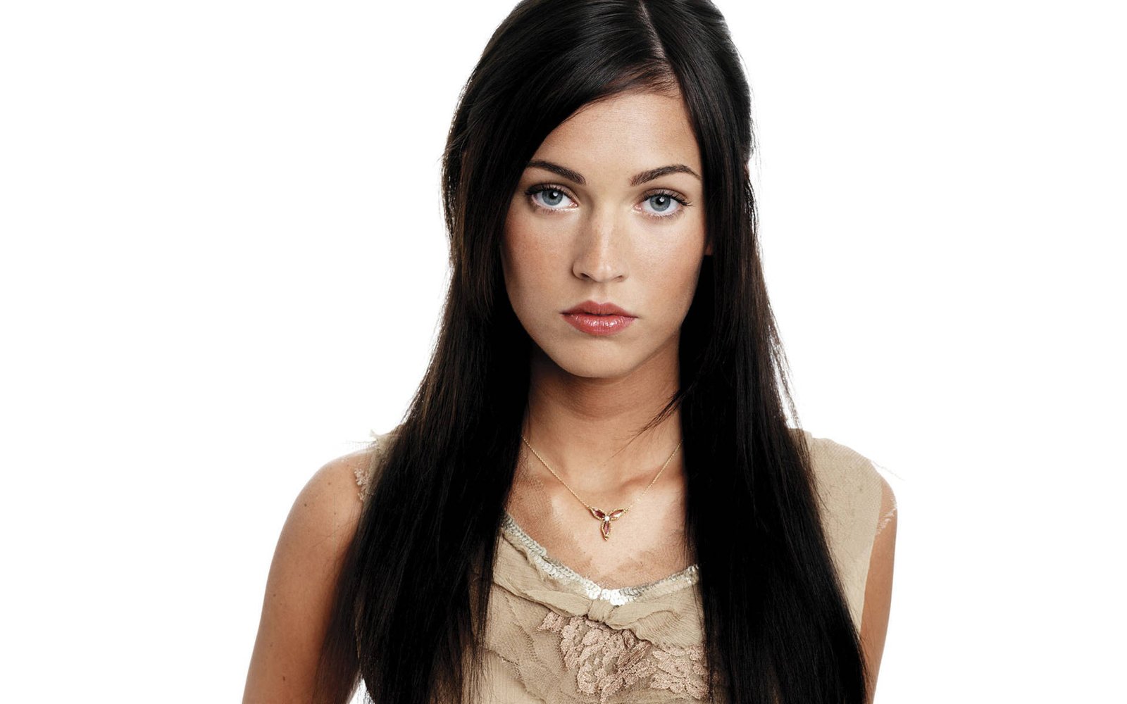 innocent looking megan fox hd actress hollywood