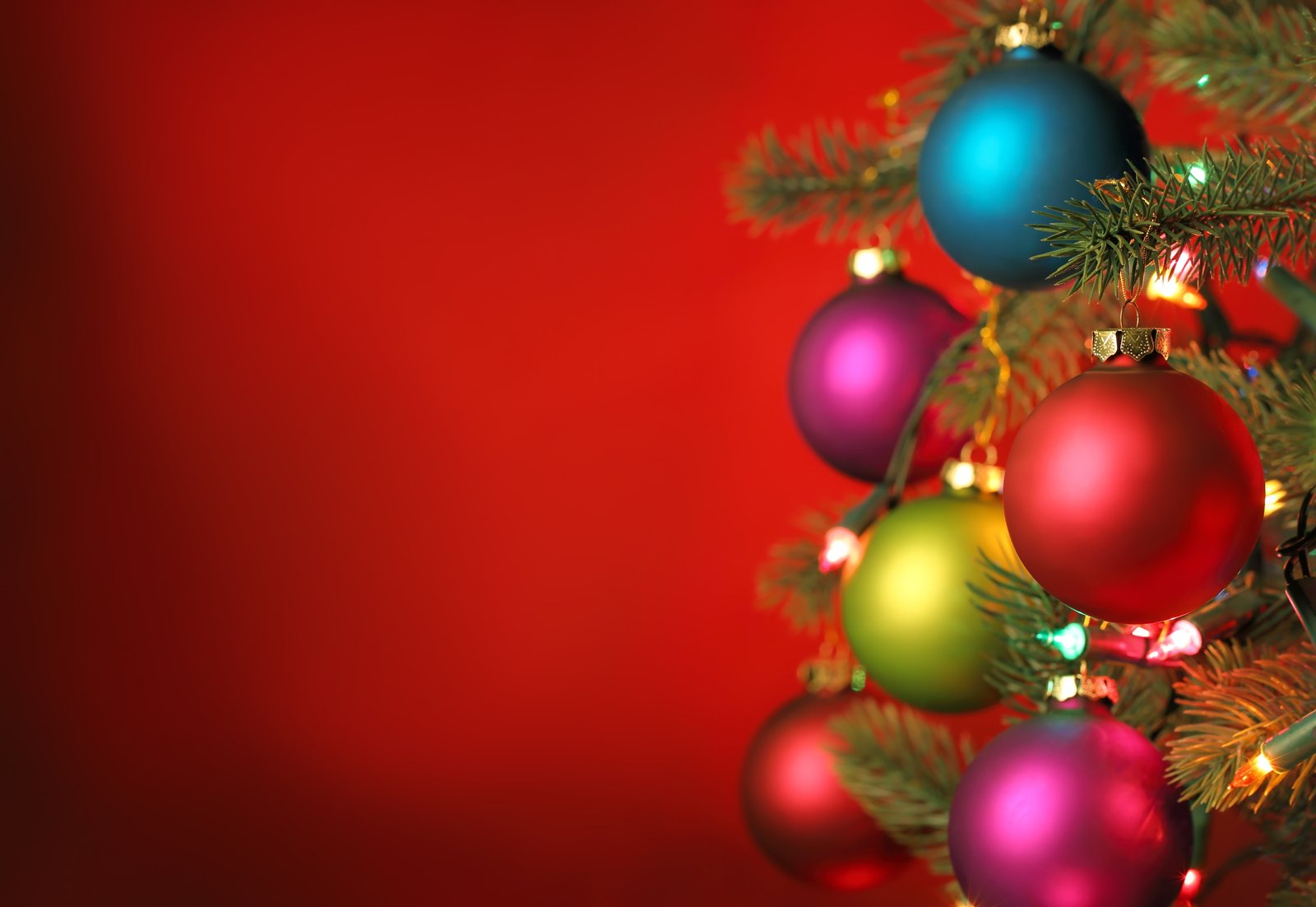 blue pink and red baubles decoration tree New year Merry Christmas 2k 4k 5k