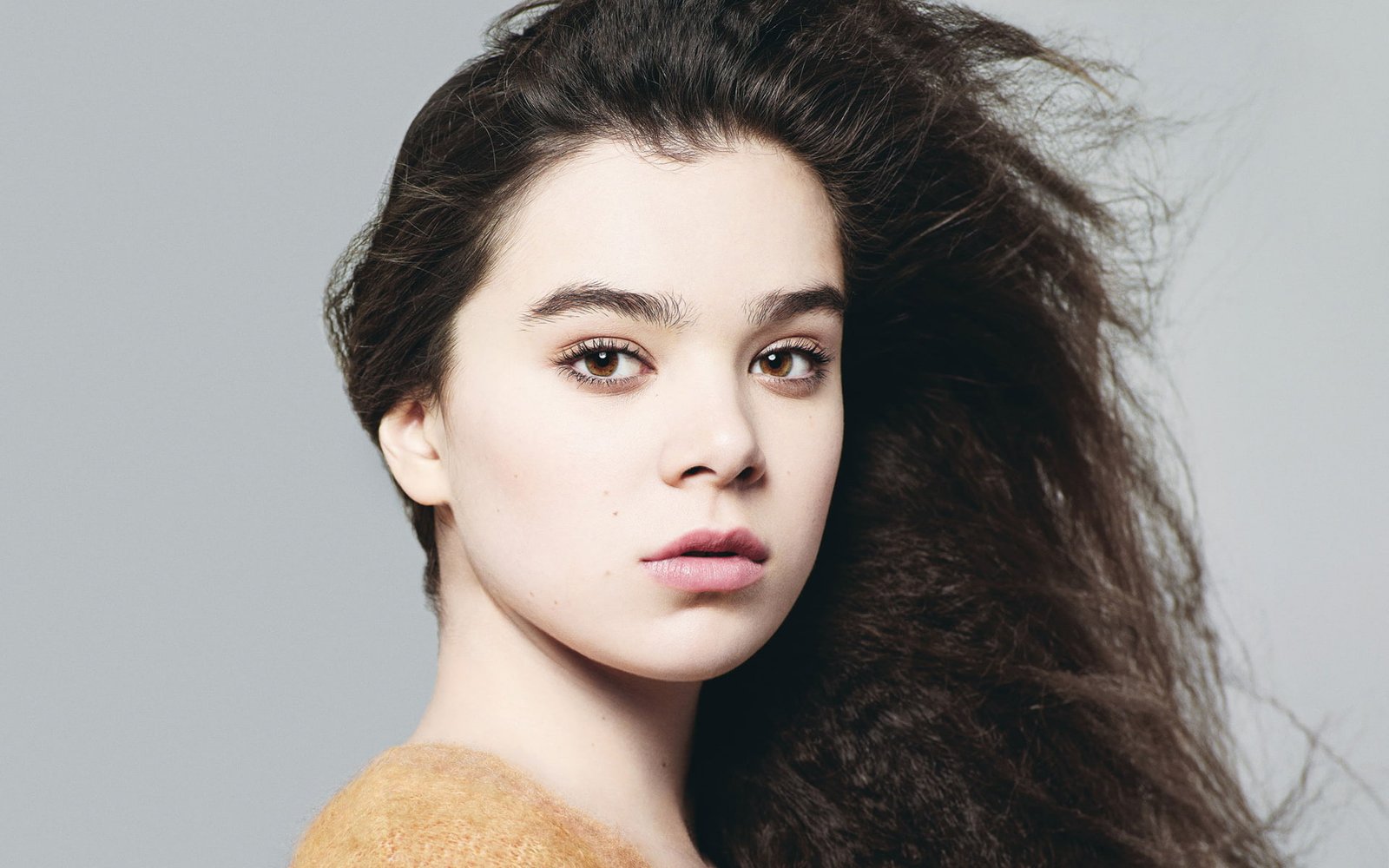 Actress Hailee Steinfeld 90