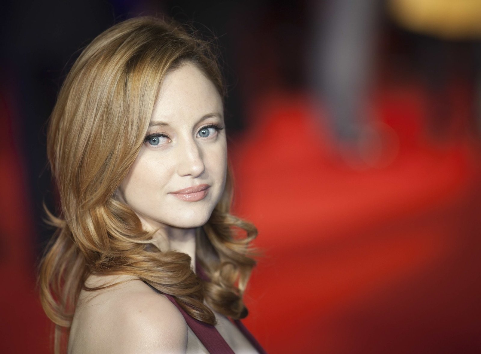 Actresses Andrea Riseborough British Brunette