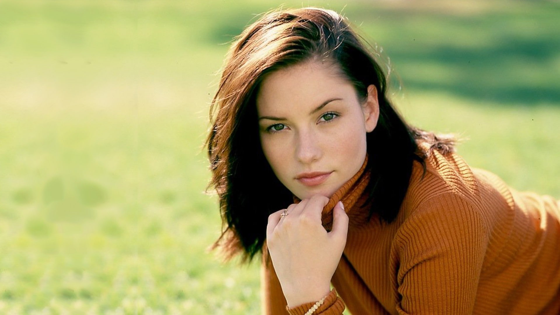 actress brunettes chyler leigh sweaters women