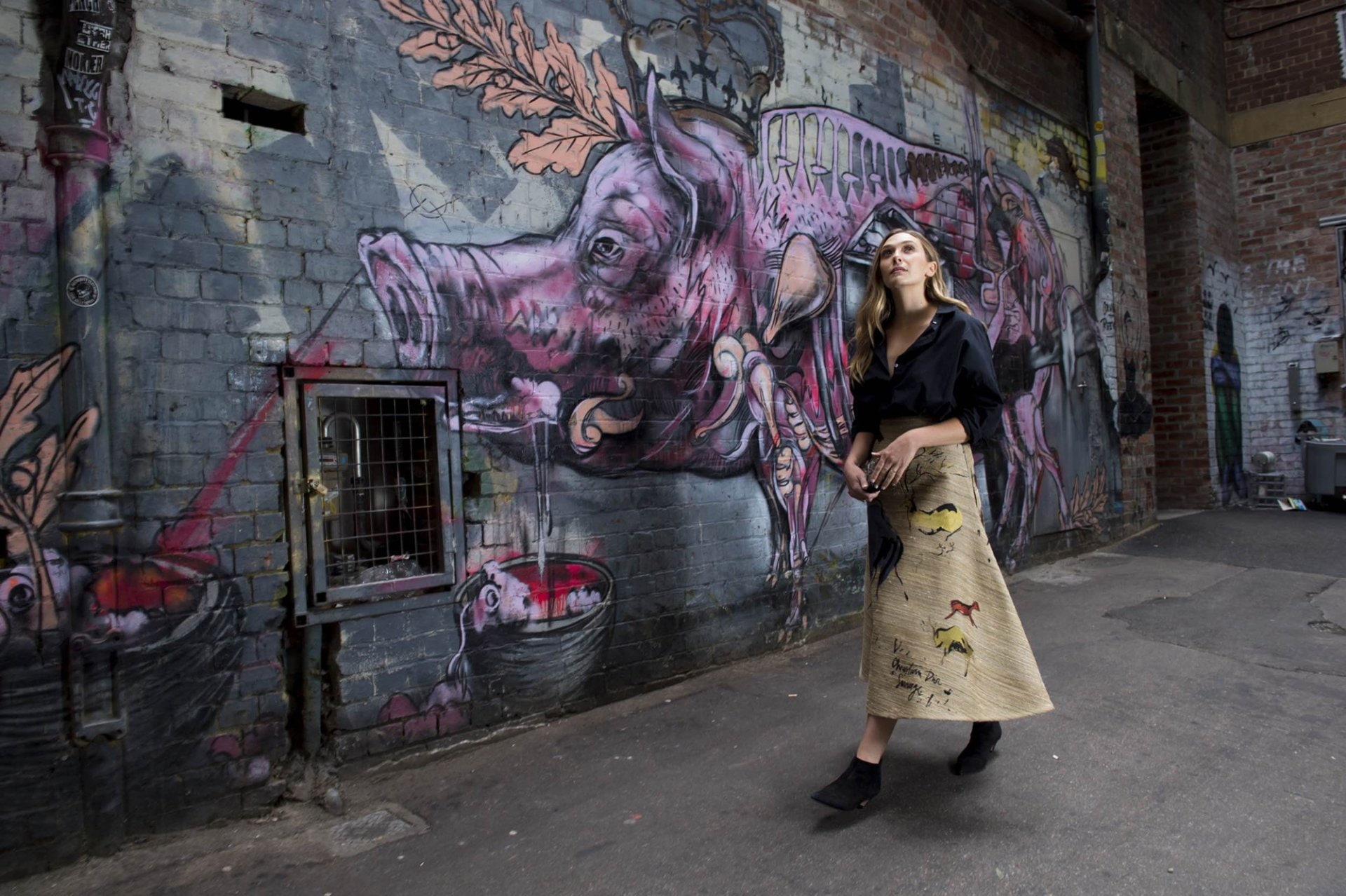 Actresses Elizabeth Olsen 31