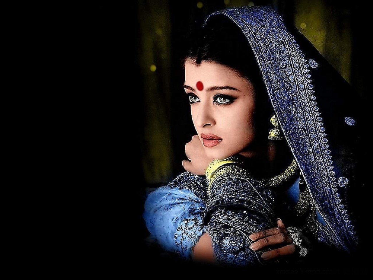 Actresses Aishwarya Rai Bindi one person real people lifestyles