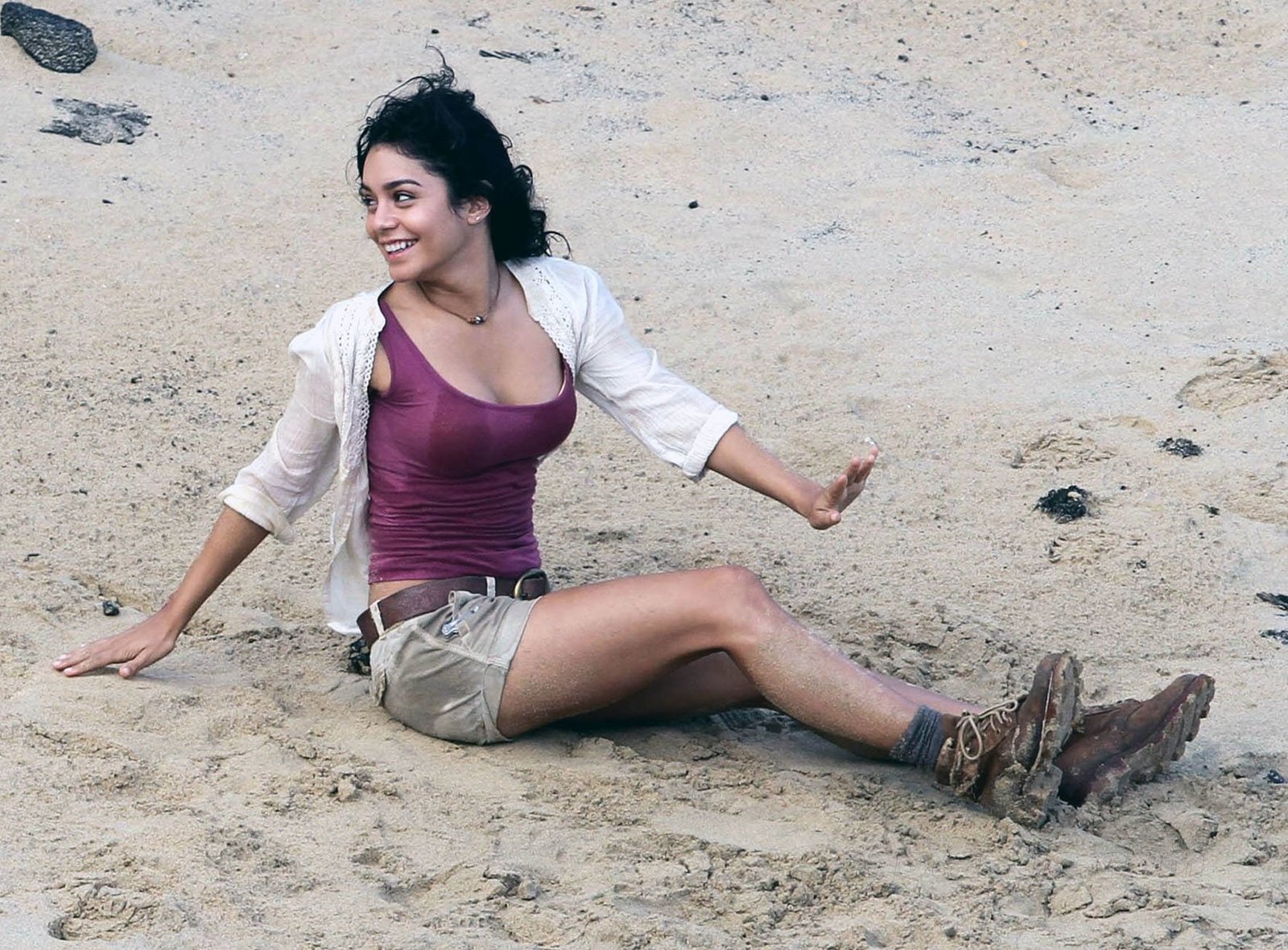 Actresses Vanessa Hudgens one person full length smiling
