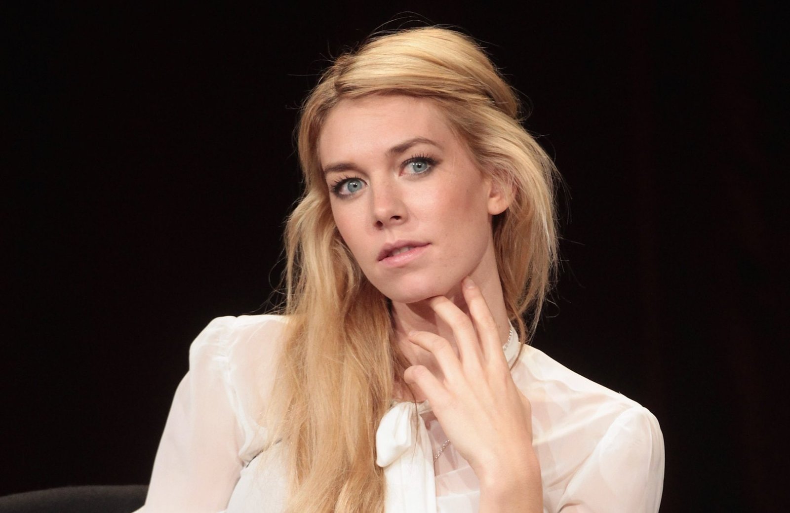 Actresses Vanessa Kirby Blonde Blue Eyes Long Hair