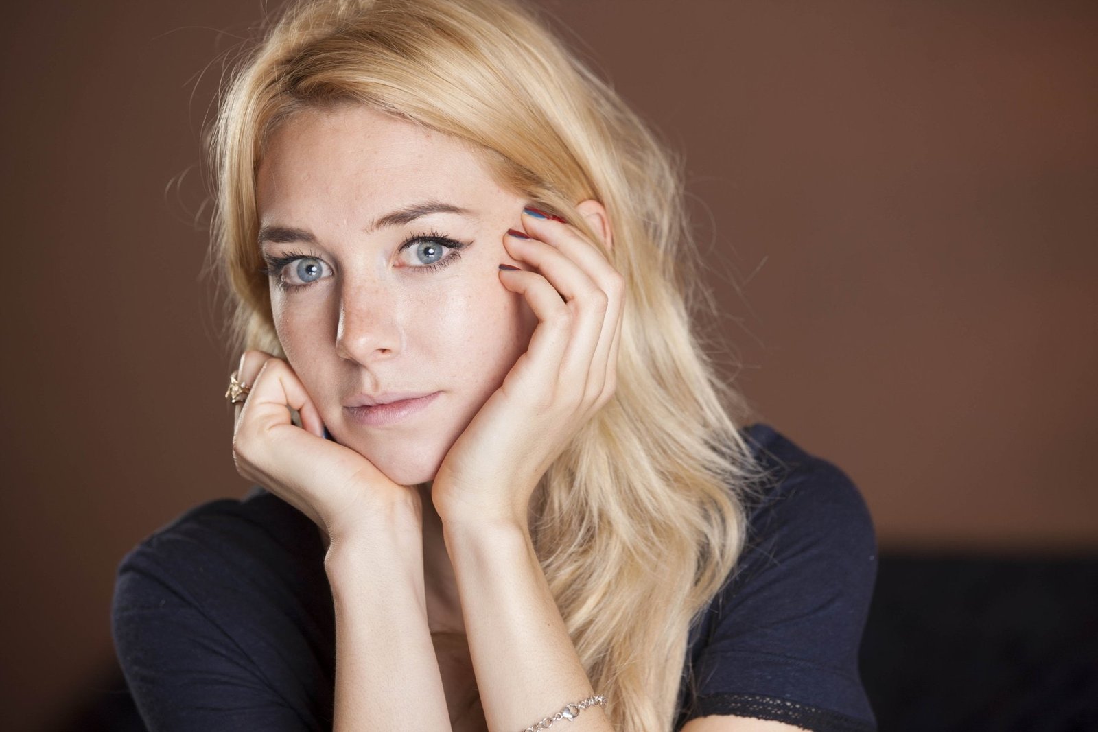 Actresses Vanessa Kirby Blonde Blue Eyes