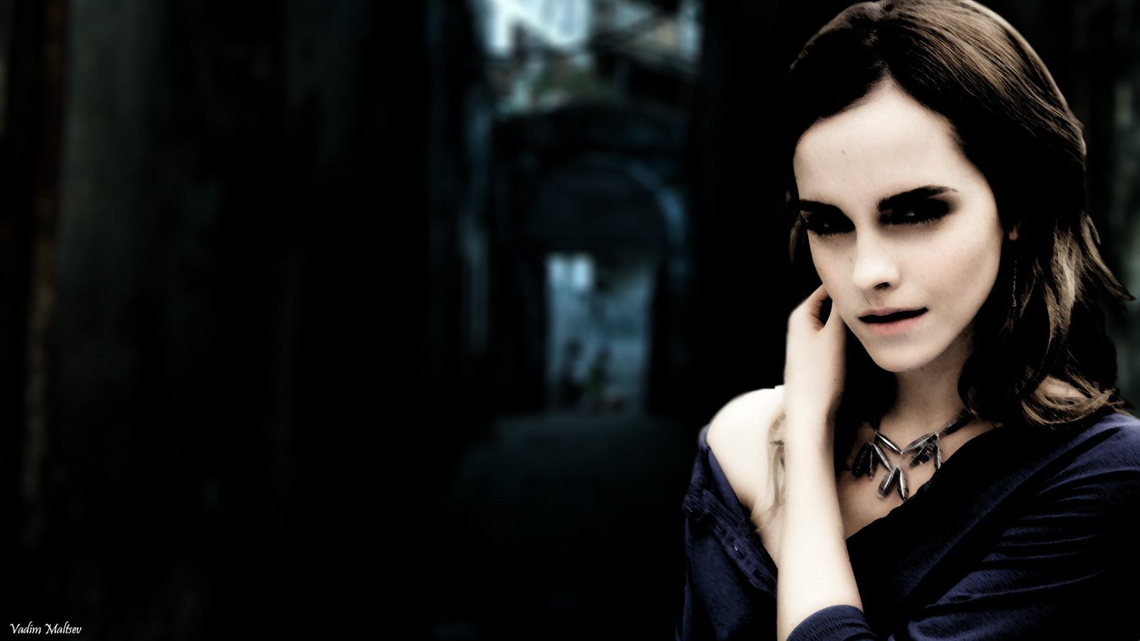 Emma Watson dark actress necklace women