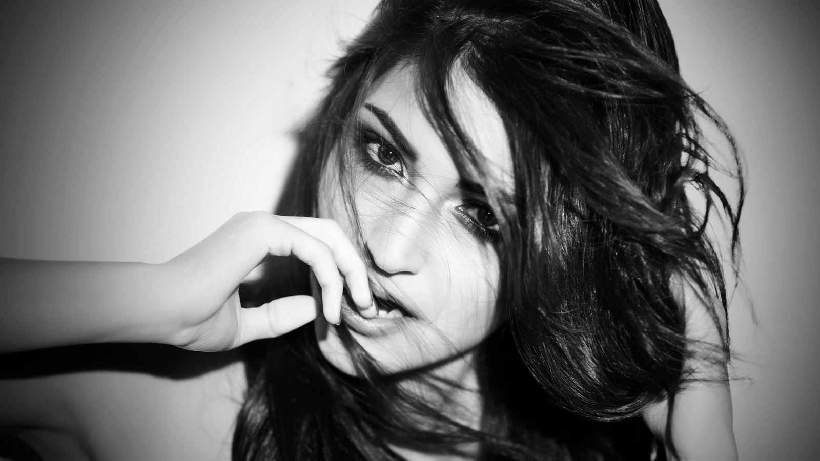 Anushka Sharma women Bollywood actresses 2k
