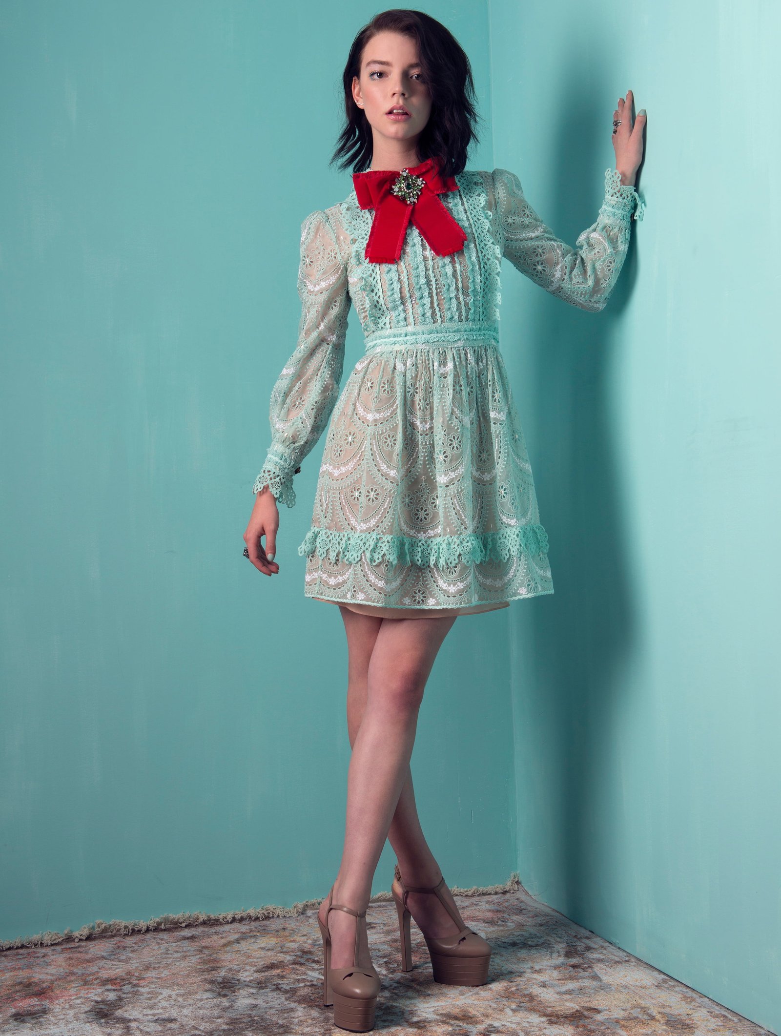 Anya Taylor Joy women actress brunette dark hair standing 2k