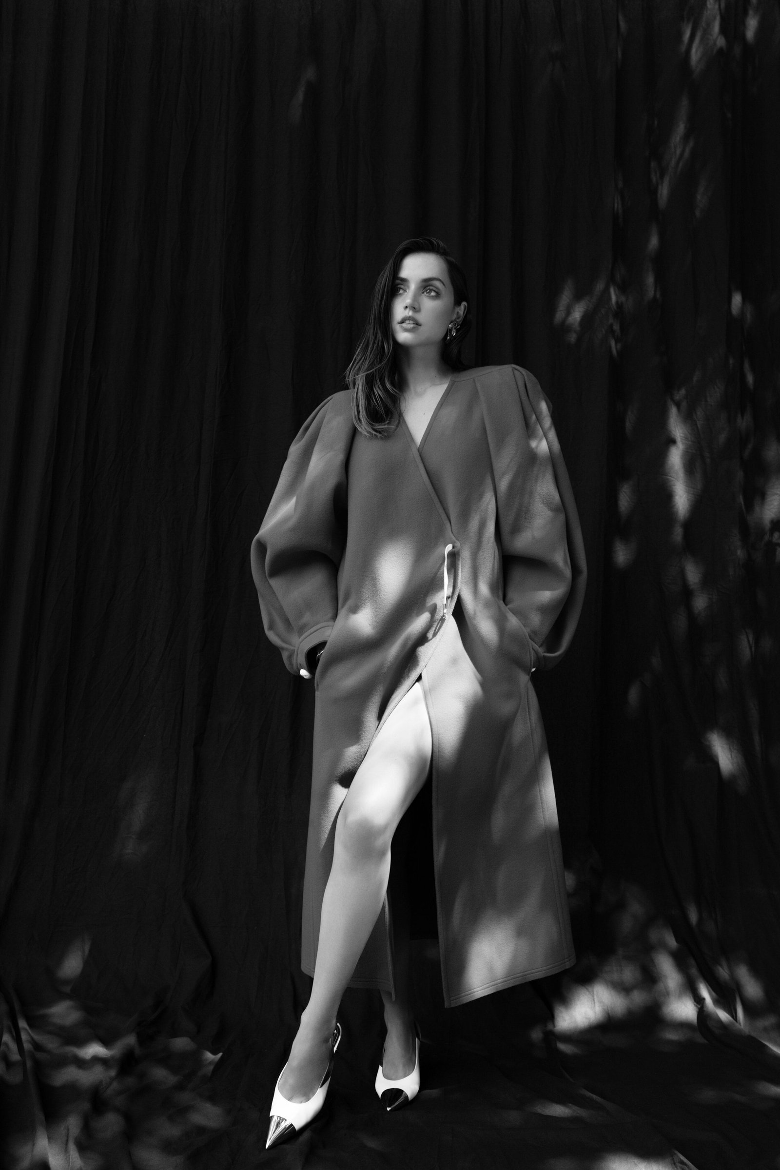 Ana de Armas actress brunette green eyes looking at viewer 2k