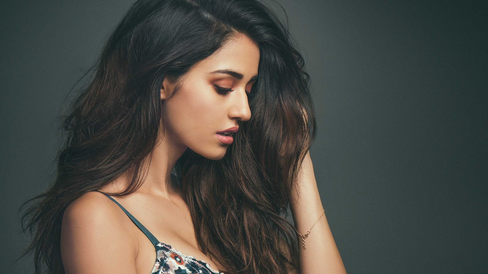 Bollywood actress Disha Patani 99 2k