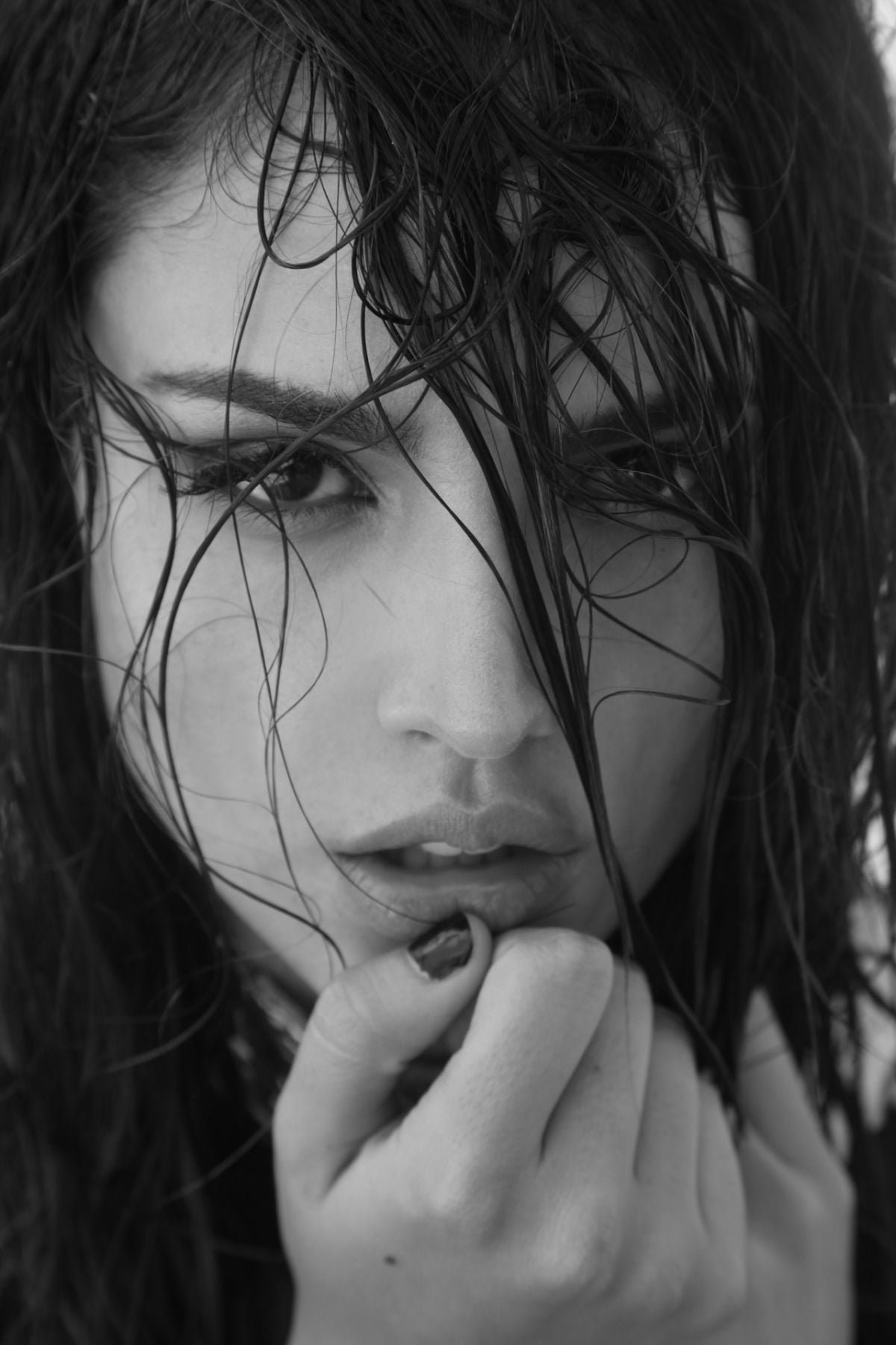 Eiza Gonzalez actress women wet hair looking at viewer