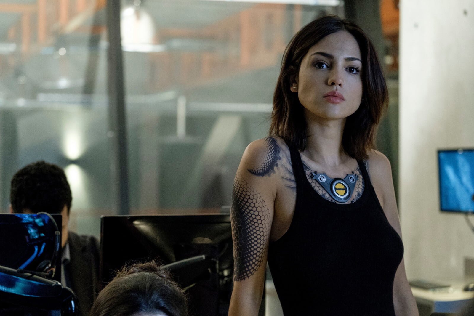 Eiza Gonzalez women actress brunette short hair dark