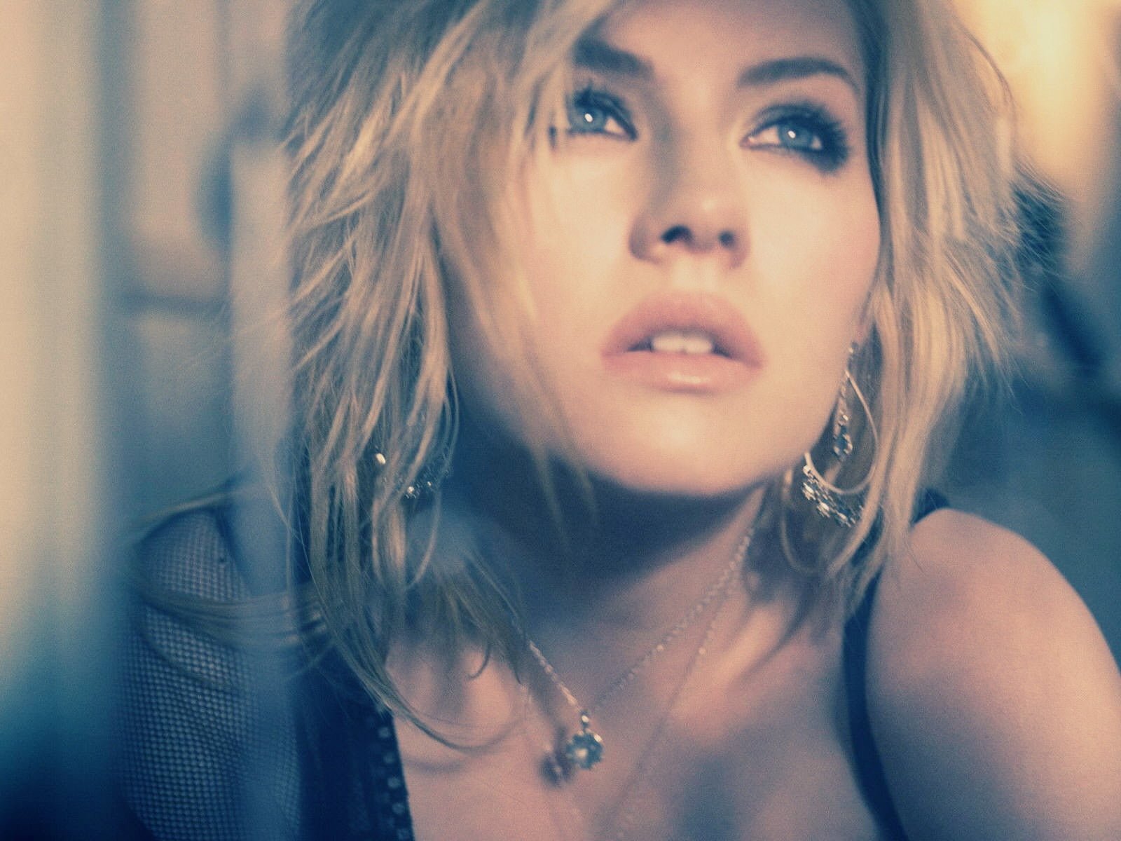 Elisha Cuthbert women actress blonde blue eyes model filter