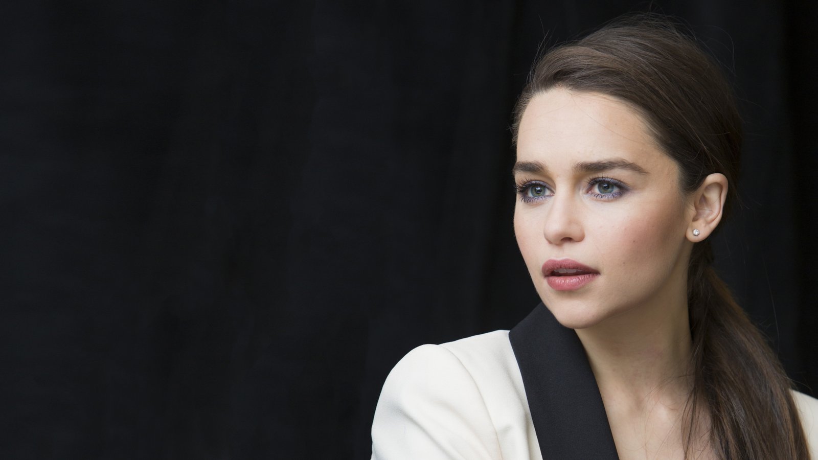 emilia clarke earring actress open mouth woman Girls headshot 2k 4k 5k