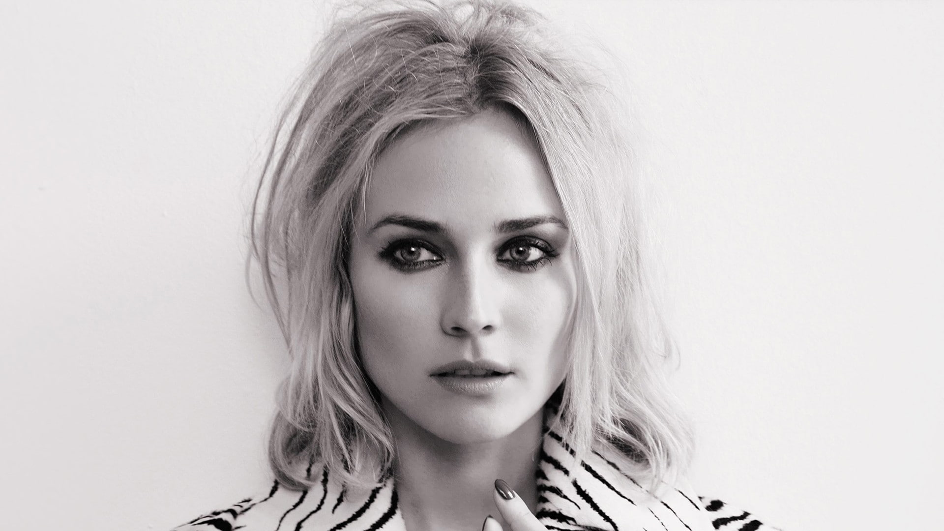 face closeup blonde monochrome Diane Kruger actress celebrity