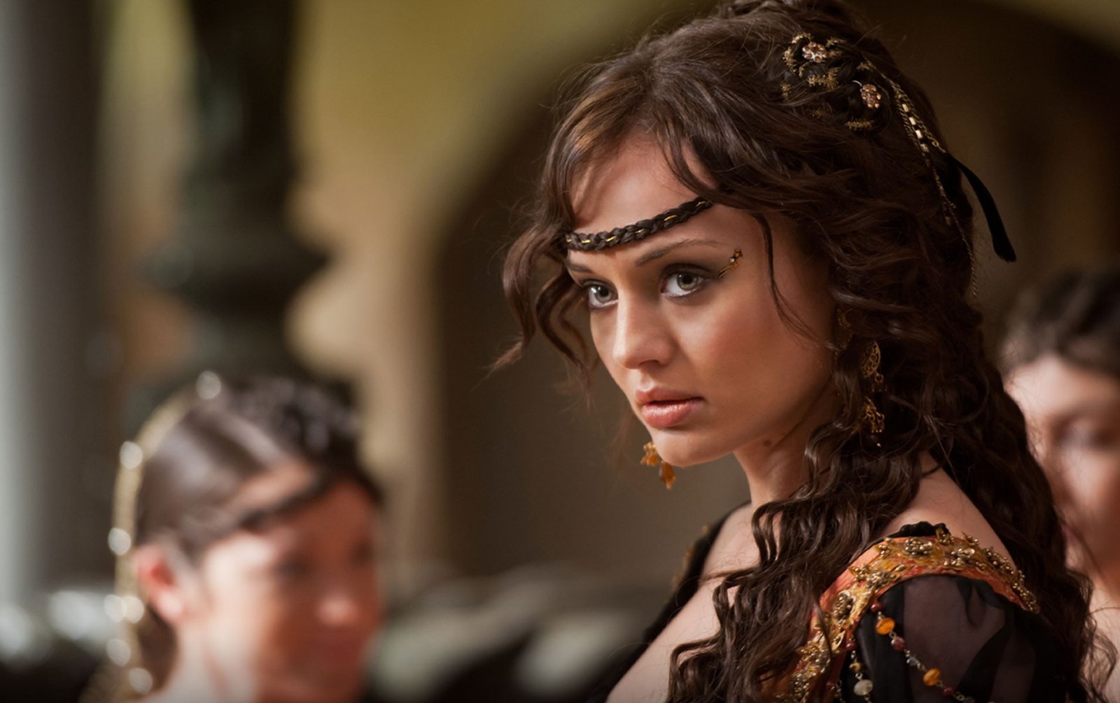 Laura Haddock women actress brunette movie scenes costumes 79