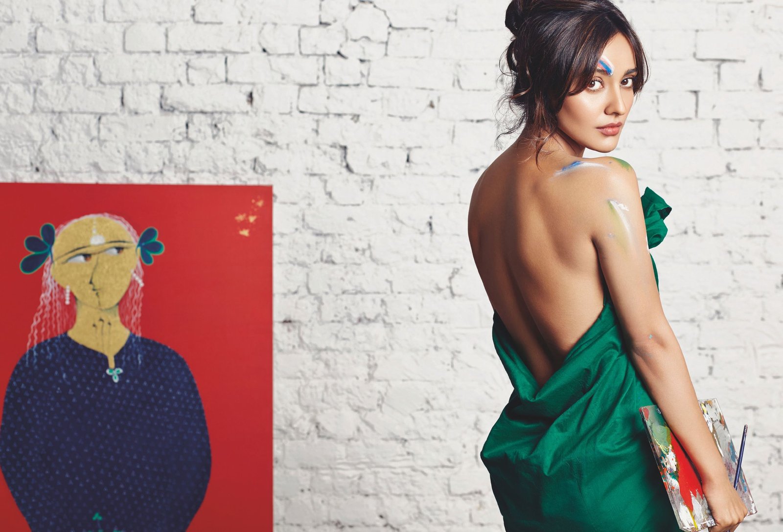 model women backless Bollywood actresses black hair neha sharma 2k