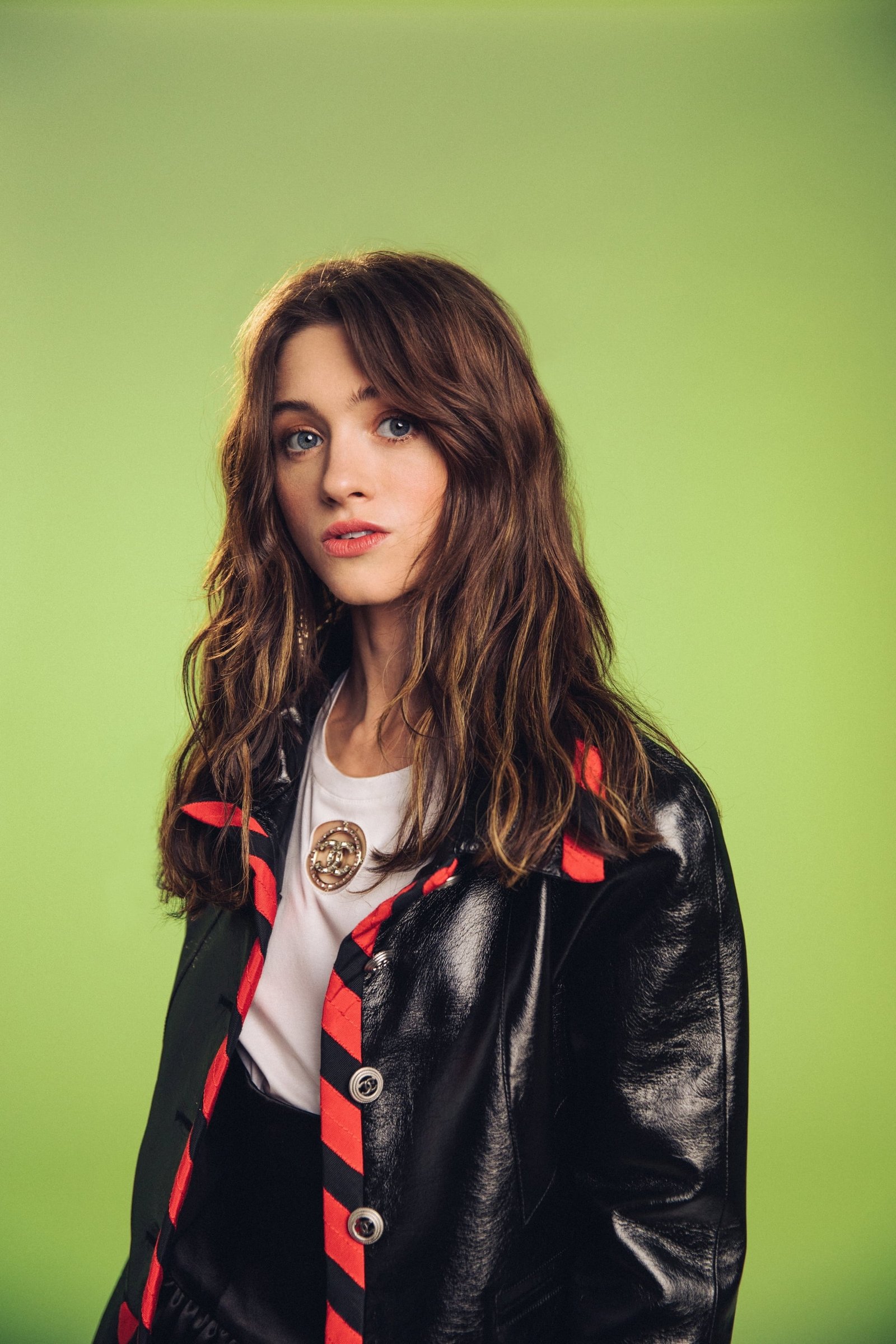 Natalia Dyer women actress blue eyes long hair brunette 2k