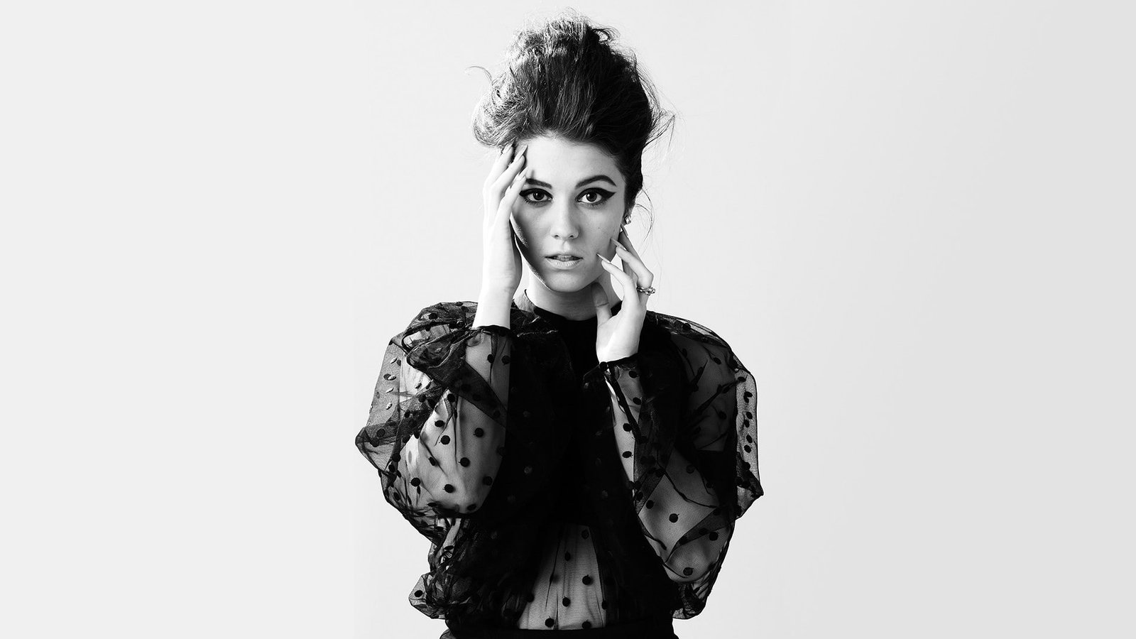 Mary Elizabeth Winstead actress celebrity women looking at viewer