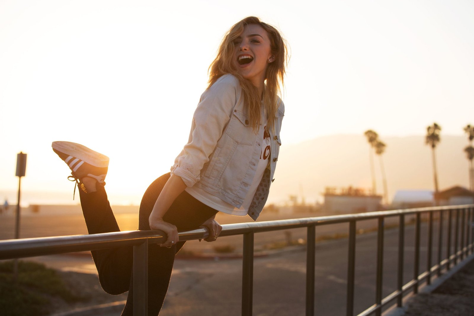 Peyton List women model brunette long hair outdoors 2k