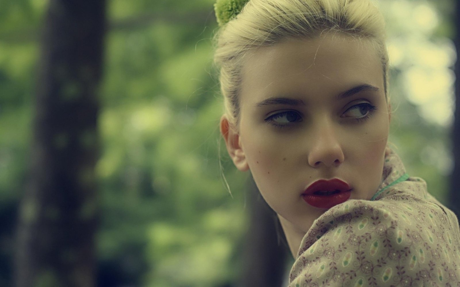Scarlet Johanson women red lipstick blonde Scarlett Johansson 2k