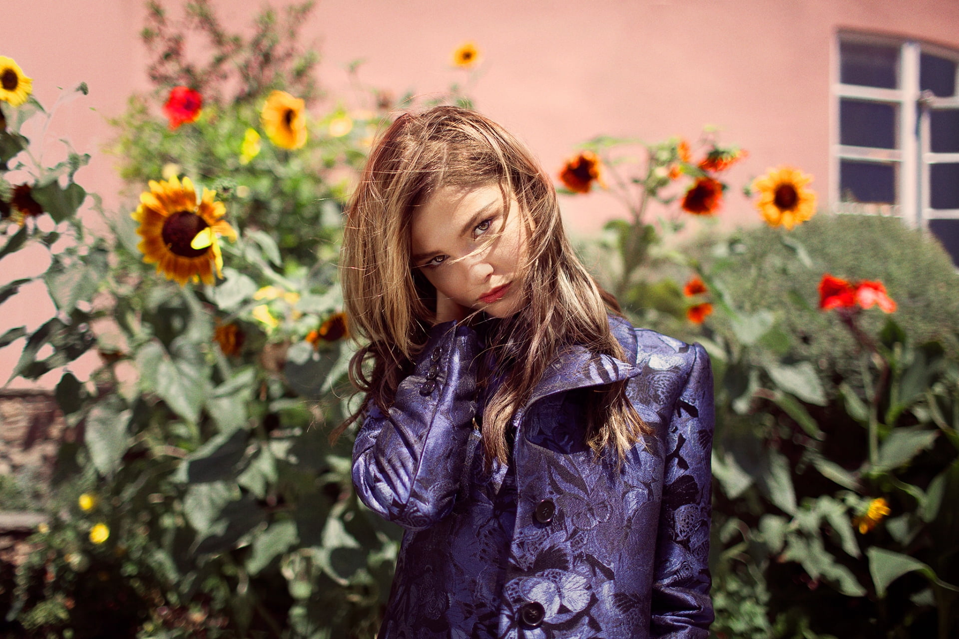 Stefanie Scott actress women depth of field brunette looking at viewer