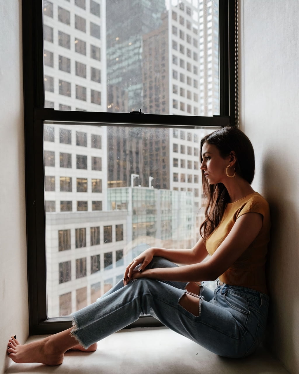 Victoria Justice women singer actress feet painted toenails