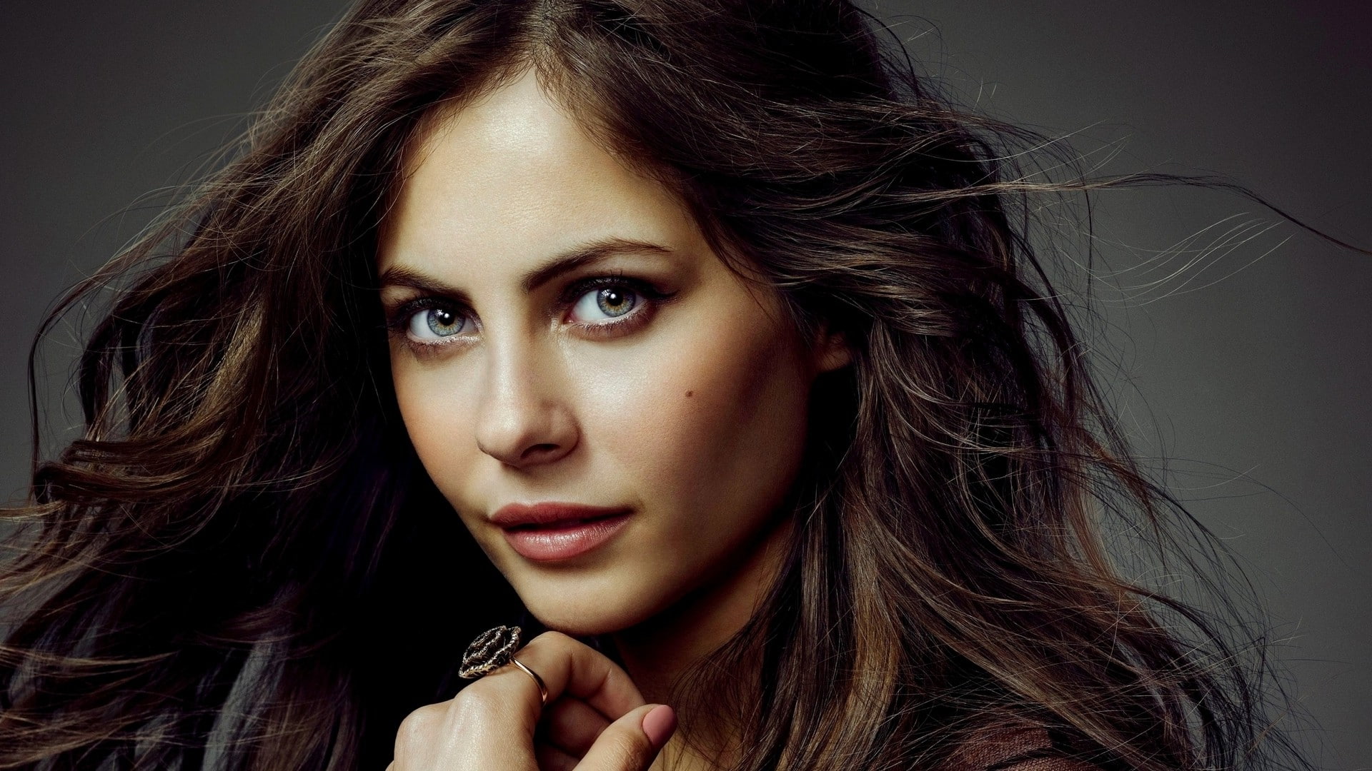 Willa Holland women portrait brunette actress green eyes