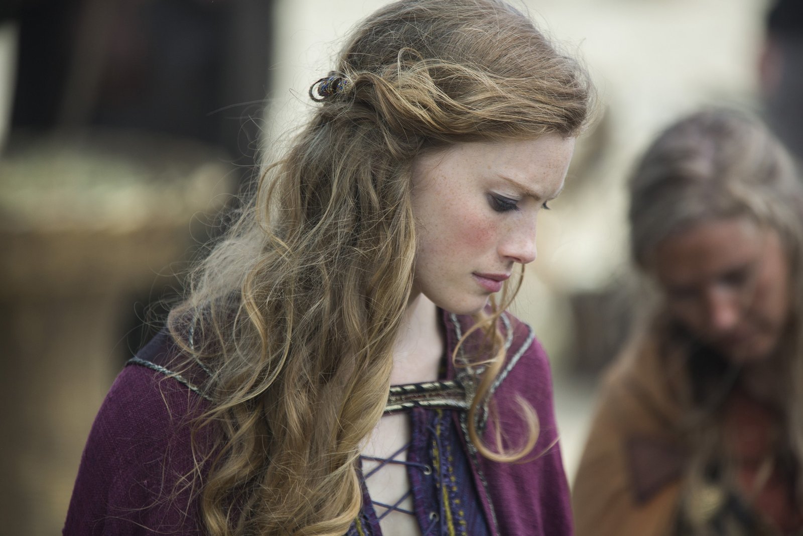 women Aslaug Vikings actress Alyssa Sutherland 2k