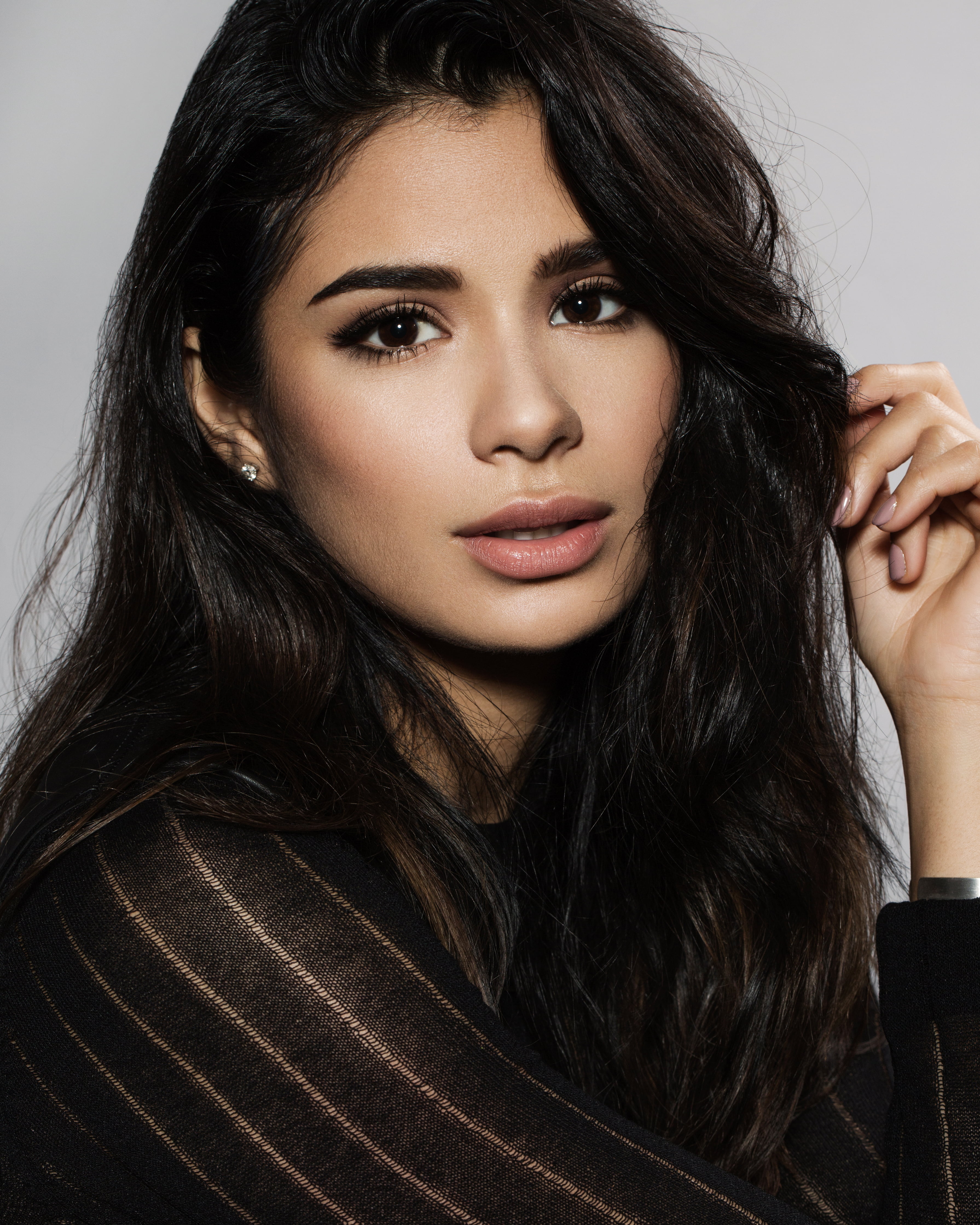 women black hair Diane Guerrero actress 2k